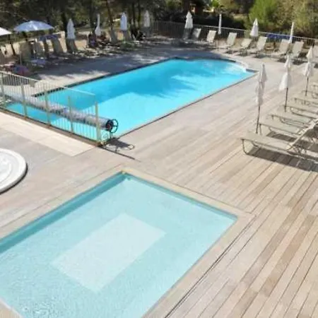 Campsite 4 Etoiles - Piscine - Eechef Castelnau-de-Guers